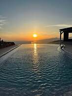 White Rock Suites & Villas