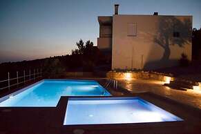 Paterakis Studio's Triopetra