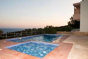 Paterakis Studio's Triopetra