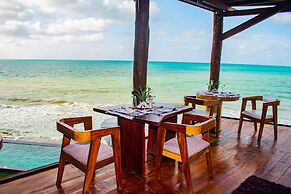 Amāra Beach Eco Hotel