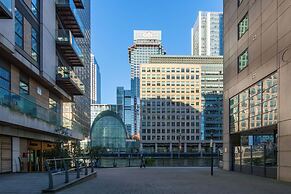 Capacious Two bed Apt in Canary Wharf