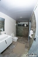 Skylight Suites Restaurant Bar