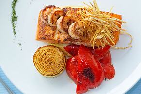Skylight Suites Restaurant Bar