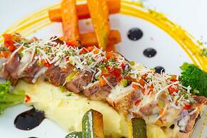 Skylight Suites Restaurant Bar