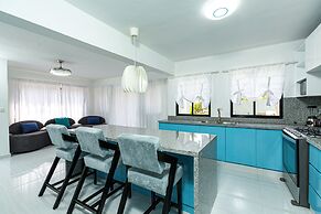 Skylight Suites Restaurant Bar