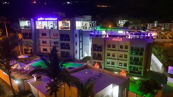 Skylight Suites Restaurant Bar