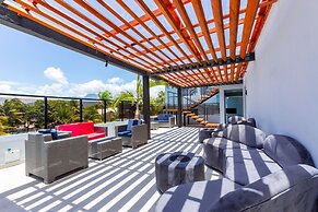 Skylight Suites Restaurant Bar