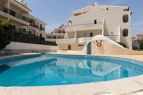 Stunning Olhos do Mar Apt, Albufeira