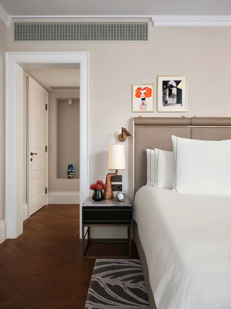 Rosewood Vienna