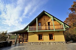 Villa Les With hot tub
