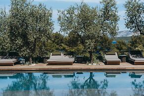 Maslina Resort