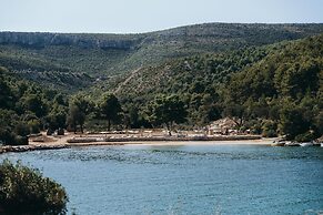 Maslina Resort
