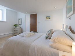 Hepworth Apartment