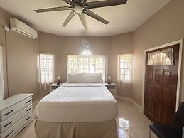 5 Bed Villa Sleeps 14 - Private Pool