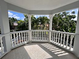 5 Bed Villa Sleeps 14 - Private Pool
