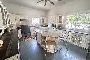 5 Bed Villa Sleeps 14 - Private Pool