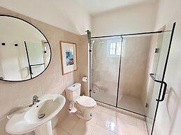 5 Bed Villa Sleeps 14 - Private Pool