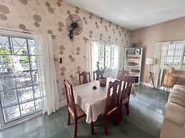 5 Bed Villa Sleeps 14 - Private Pool