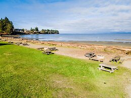 Sea Edge Beachside Hotel