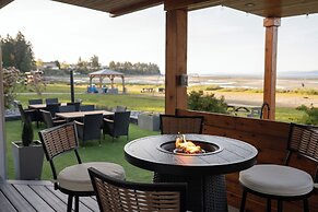 Sea Edge Beachside Hotel