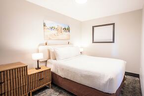 Sea Edge Beachside Hotel