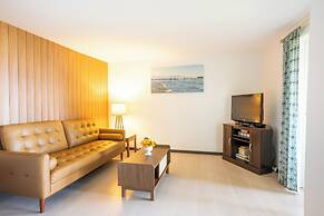 Sea Edge Beachside Hotel