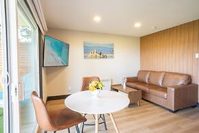 Sea Edge Beachside Hotel