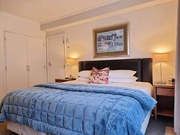 Chic CBD Studio-Aircon-Wifi -Heated Pool