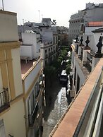 Honest Sevilla Apartments
