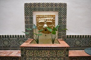 Honest Sevilla Apartments