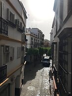 Honest Sevilla Apartments