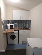 2-beds Studio Located in Parkgate Rotherham