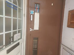 2-beds Studio Located in Parkgate Rotherham