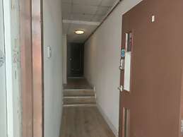 2-beds Studio Located in Parkgate Rotherham