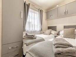 The Cotswold Holiday Lodge