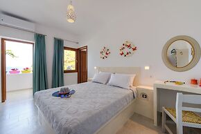 Moschatos Beach House