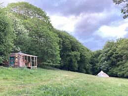 Wood Cabin & 4 Large Bell Tents - Hapus Hideaway
