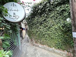 Small Island Homestay