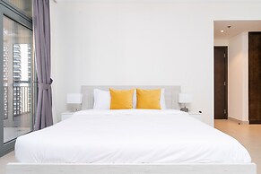 Lux BnB  Dubai Creek Harbour BLVD Views