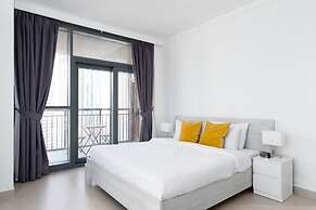 Lux BnB  Dubai Creek Harbour BLVD Views