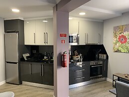 Funchal Apt- Sleeps 2 - Pool & Garden - Madeira