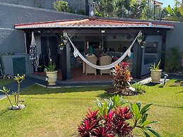 Funchal Apt- Sleeps 2 - Pool & Garden - Madeira