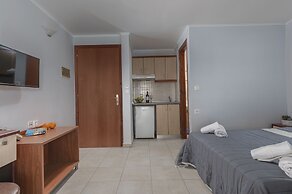 Adonis Hotel