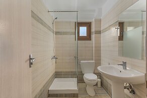 Adonis Hotel