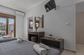 Adonis Hotel