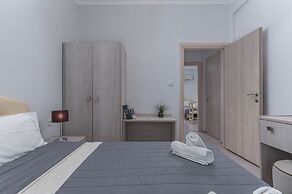 Adonis Hotel