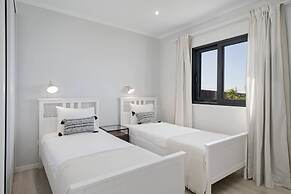 Felicidade Rocha I, for Families, With a Pool
