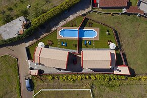 Felicidade Rocha II - For Families, With a Pool