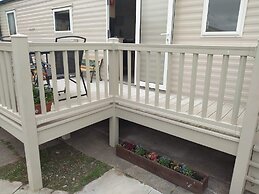 2 Bedroom 6 Berth Caravan With Decking
