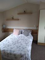 2 Bedroom 6 Berth Caravan With Decking